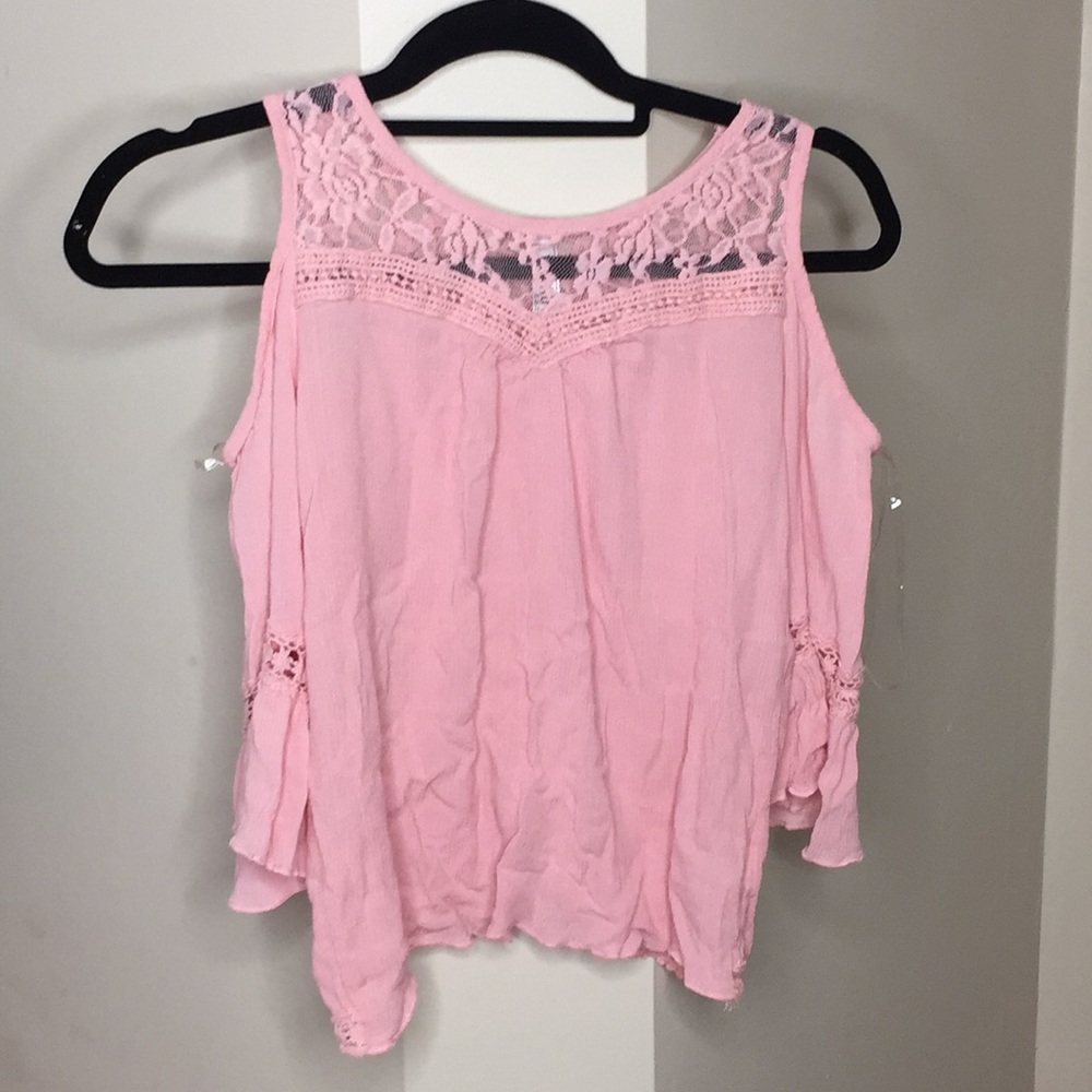 Girls off-the shoulder shirt